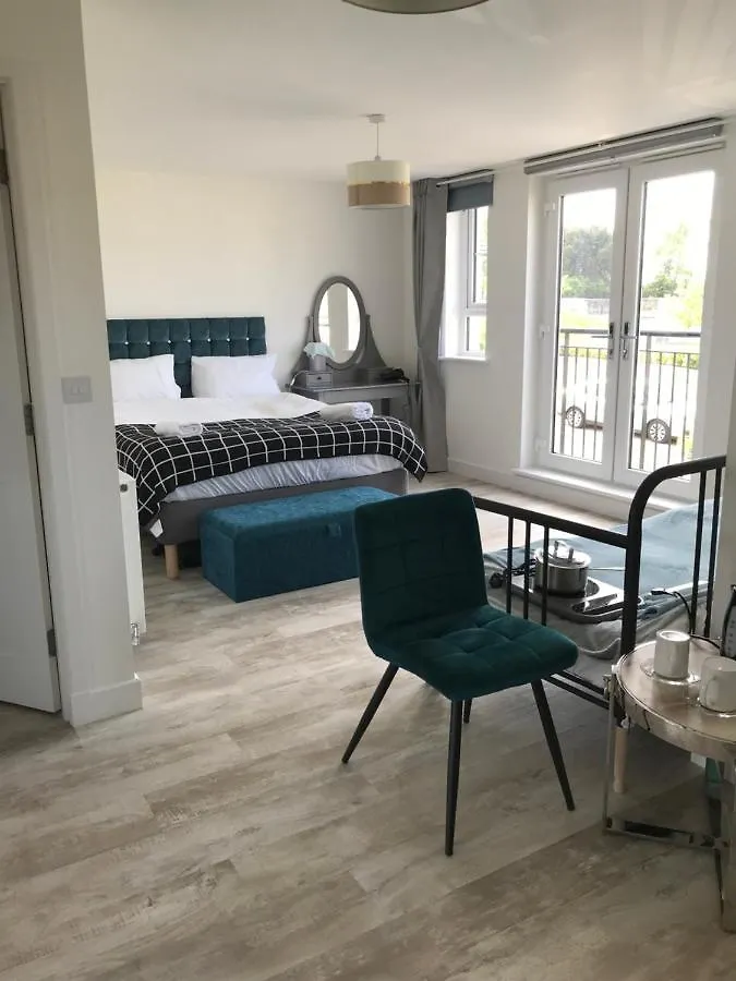 Bed & Breakfast Large En Suite Bedroom For 2 Persons No Breakfast Provided Edinburgh