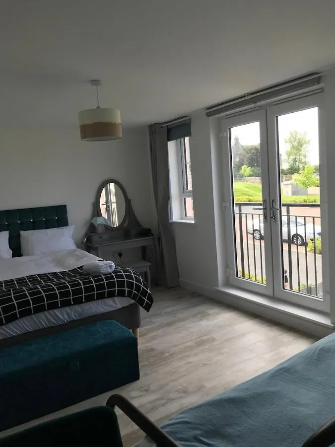 Large En Suite Bedroom For 2 Persons No Breakfast Provided Edinburgh 0*,