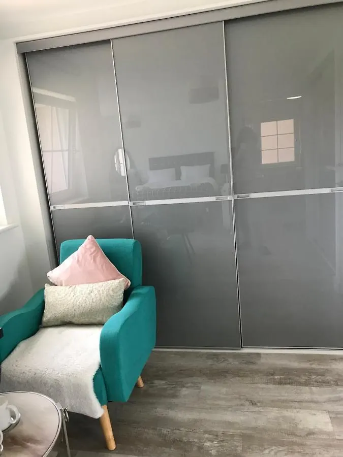 Large En Suite Bedroom For 2 Persons No Breakfast Provided Edinburgh United Kingdom